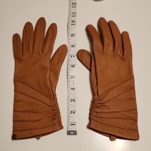 Ellen Tracy Tan Leather Gloves